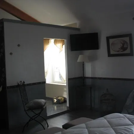 ベッド・アンド・ブレックファスト Chambres D'hotes Au Chien Bleu *