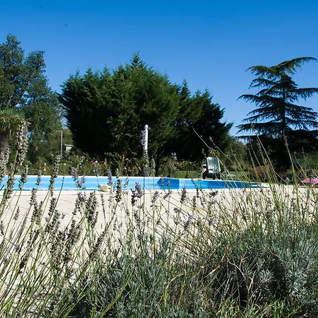 Chambres D'hotes Au Chien Bleu * Lombez